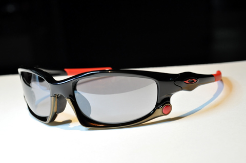 OAKLEY（オークリー）のサングラス、メガネならD-Eye nakahara megane